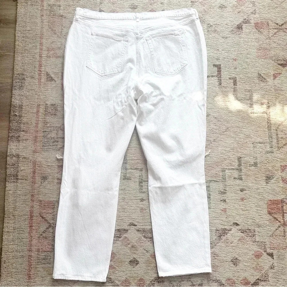 NWT Abercrombie & Fitch• Curve love ultra high rise 90’s straight jean plus size - Picture 4 of 7